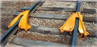 Aldon railroad rerailing frog straddle type rerailers