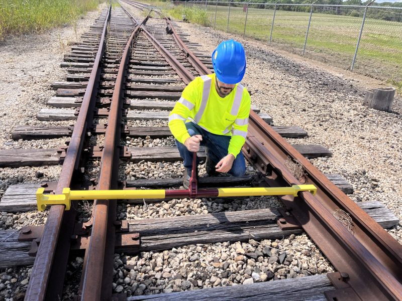 4023-50 Track Gauge Spreader, Head of Rail (pic 4)
